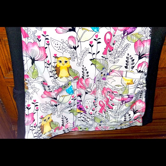 Ladies Scrub tops - Picture 3 of 4